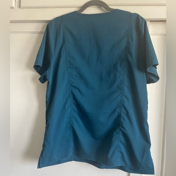 Bundle of 2 Scrub Tops: Cherokee Scrub Top & Dickies Scrub Top. Pre-Owned. - Picture 5 of 12